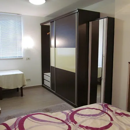 Kutlesa Apartament *